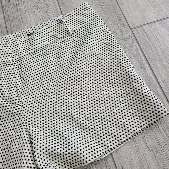 Ann Taylor LOFT women's off white cream and black design shorts size 14 - Picture 4 of 13